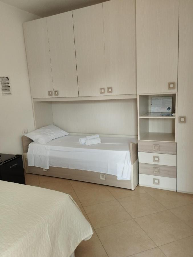 Affitta Camere Zio Peppe San Teodoro  Esterno foto