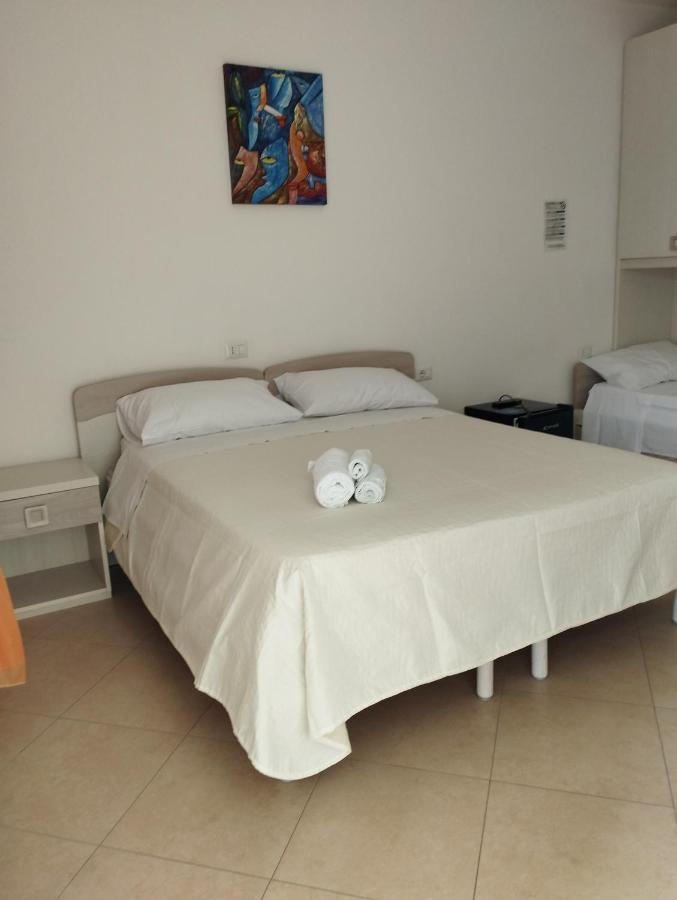 Affitta Camere Zio Peppe San Teodoro  Esterno foto